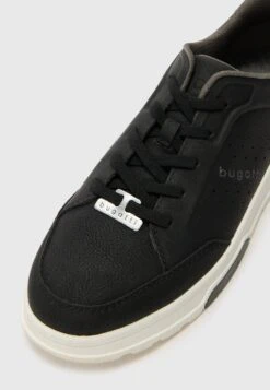 Bugatti DASTON - Trainers - Black -Coes Style Store 22815e5ad6e940aca31165647264a0d6