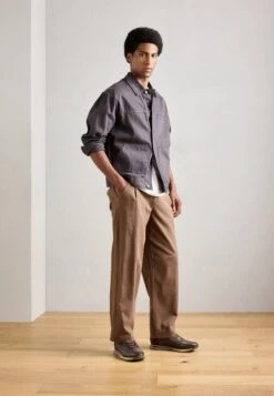 Bugatti PHILIP - Trainers - Brown -Coes Style Store 22bc48e819024edaaefcc32982333be9