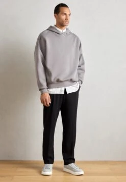 Bugatti GUNTER - Trainers - Light Grey -Coes Style Store 4e0599b1e2224c29bfebb7c213883ce3