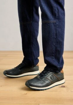 Bugatti IVO - Trainers - Cognac -Coes Style Store 9a7c35a6df024779844535e47c9e9c6f