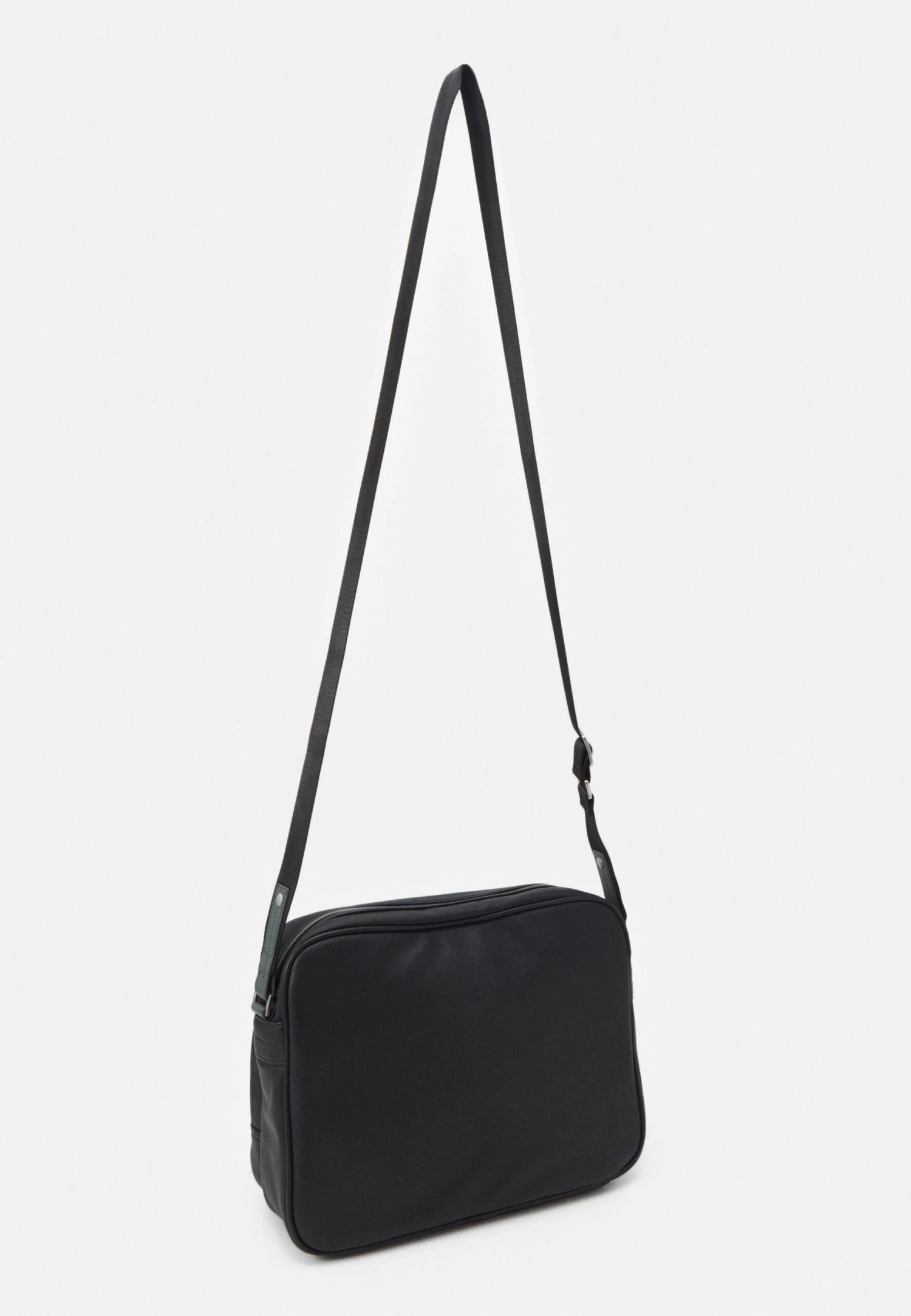 Bugatti Across Body Bag - Schwarz 2 Bugatti Across Body Bag - Schwarz - Image 2