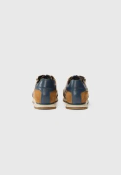 Bugatti IVAR - Trainers - Cognac -Coes Style Store b7cf77be0e9945fd89bd76835e1553dd