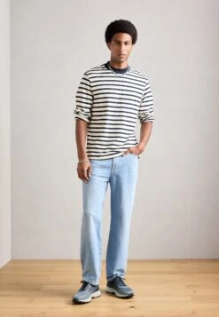 Bugatti Trainers - Dark Blue/blue -Coes Style Store d47e96dd66944ea4b84f6e4edf85ed76