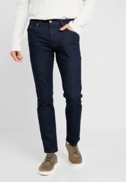 Bugatti Nevada - Straight Leg Jeans - Raw Denim